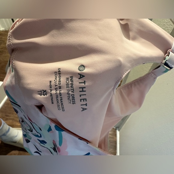 Athleta NWOT Infinity Dress - Picture 2 of 3